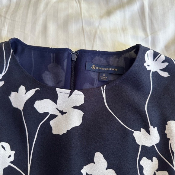 Brooks Brothers - Size 4 - Navy with White Flowers Dress - Picture 3 of 3